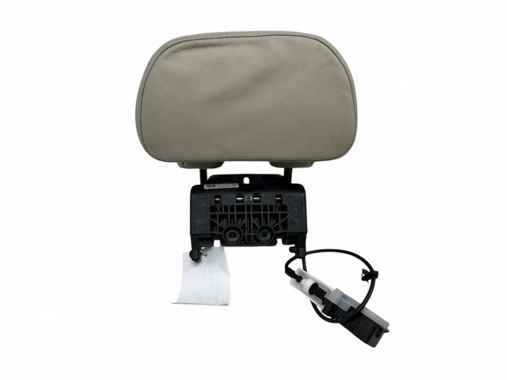 Rear seat headrest 31379228