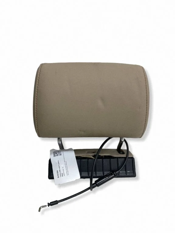 Third row seat headrest – Audi Q7 4L (2005-2015)