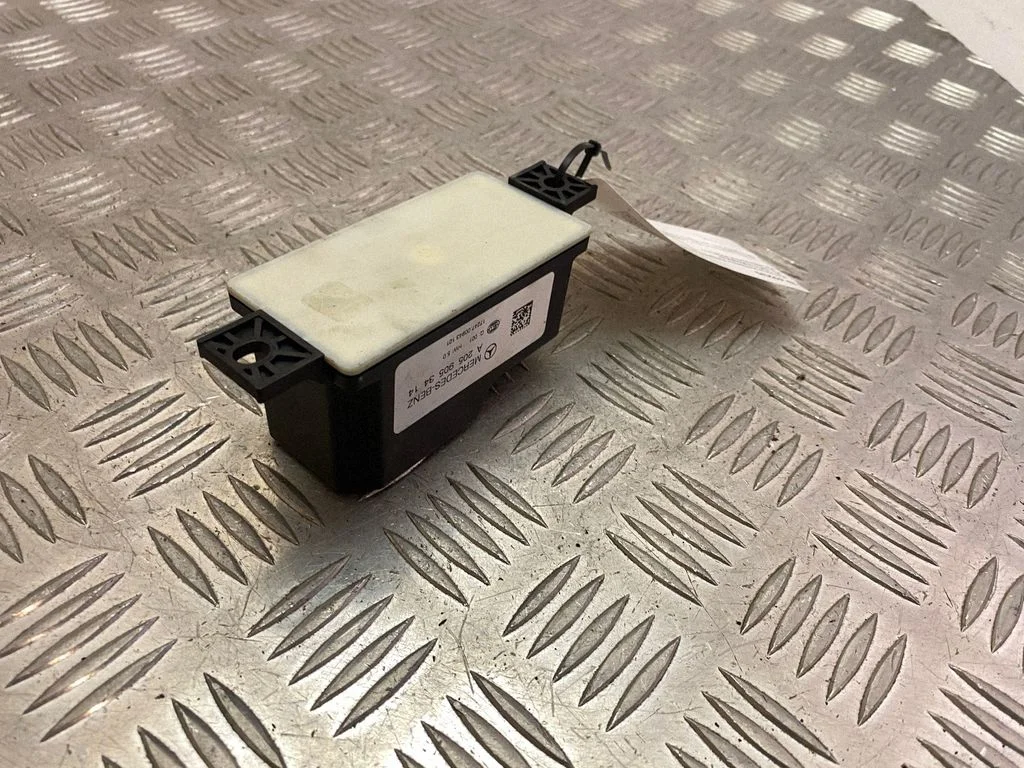 Voltage converter/converter module – Mercedes-Benz E-Class W238 (2017-)