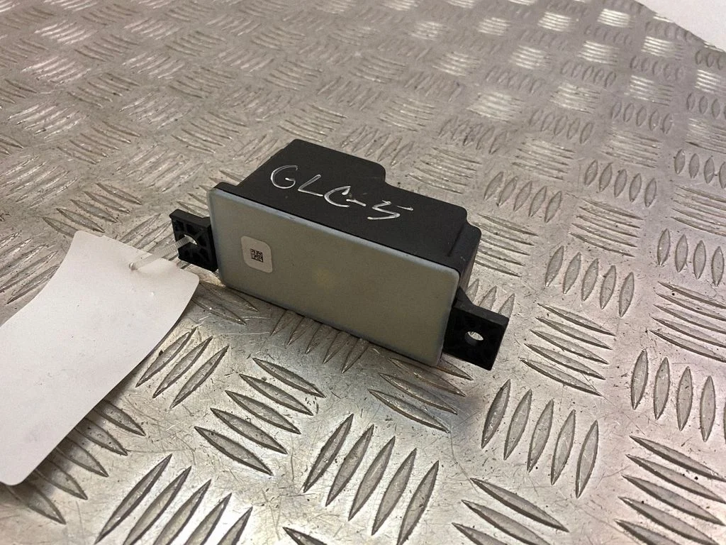 Voltage converter/converter module – Mercedes-Benz GLC-Class C253 (2016-)