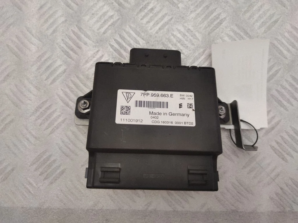 Voltage converter/converter module 7PP959663E