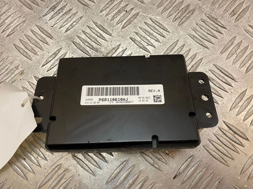 Gaisa kondicioniera/apsildes vadības bloks 68110610AJ