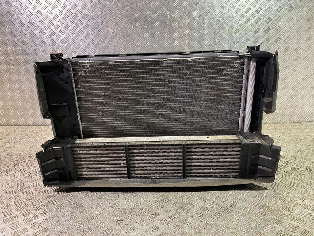 Radiatoru komplekts A2465000454