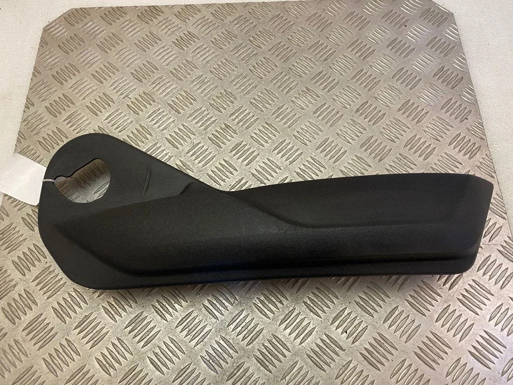 Seat trim FR3B6362184ADW