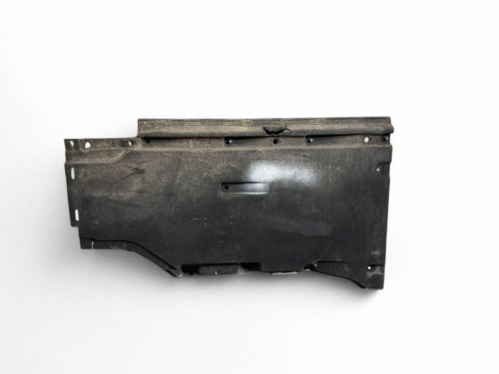 Sānu dibena aizsargs 8W0825207B