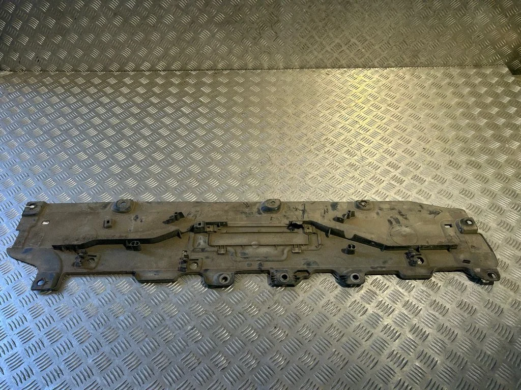 Külgmine põhjakaitse – Volvo XC90 (2014-)