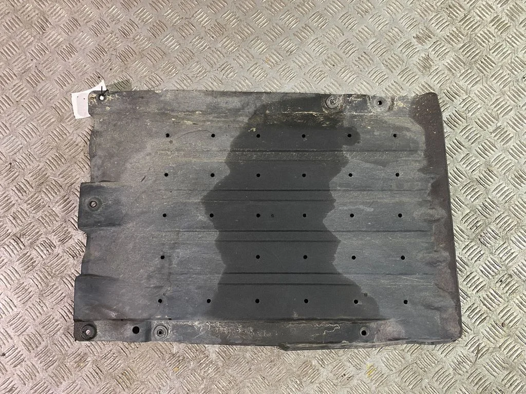 Külgmine põhjakaitse 84137D7500
