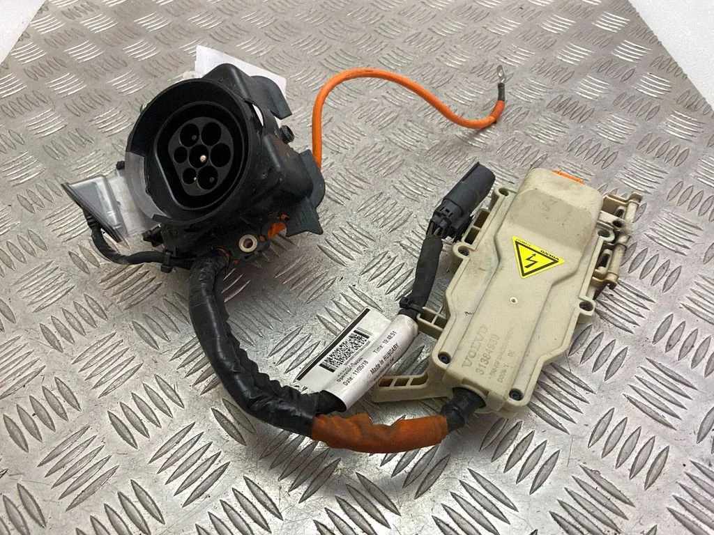 Electric car charge socket – Volvo XC90 (2014-)