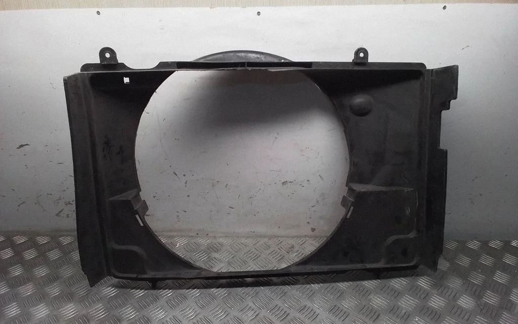 Radiator cooling fan shroud – Nissan Navara D22 (1997-2004)