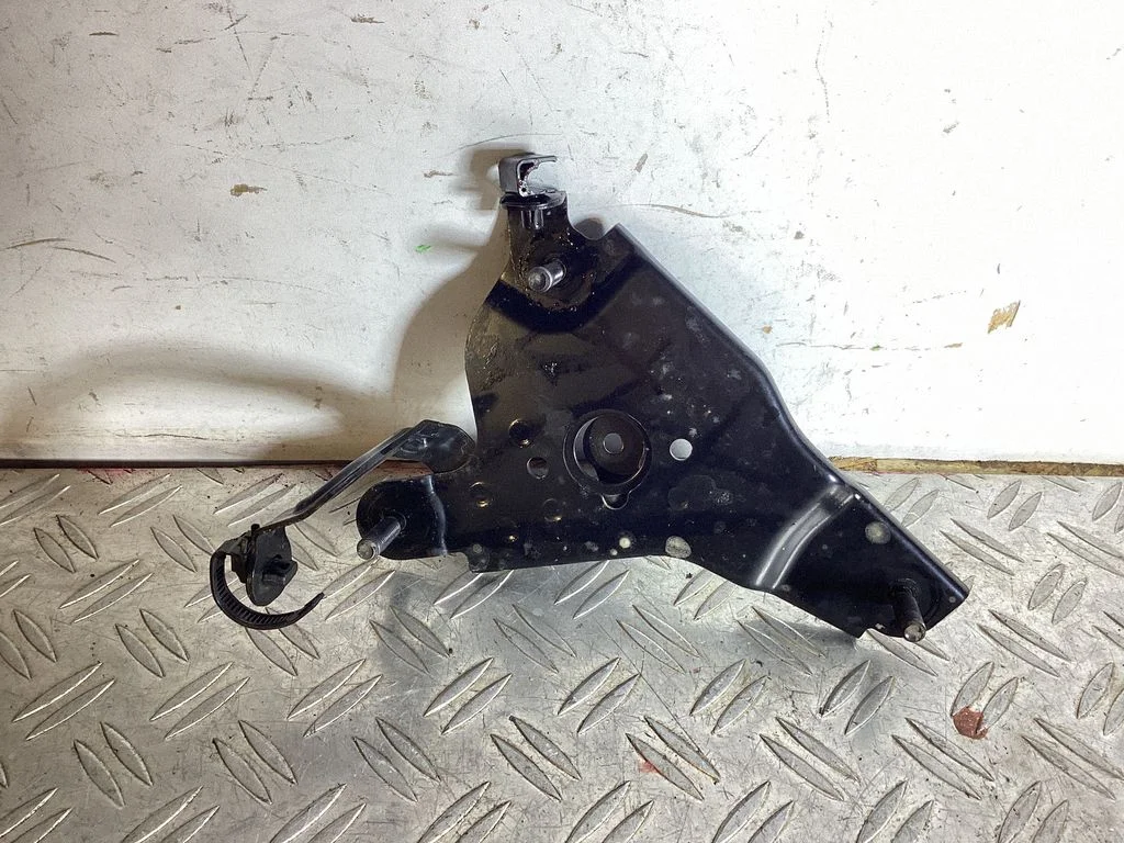 ABS-pumba kinnitus – Lexus NX (2021-)