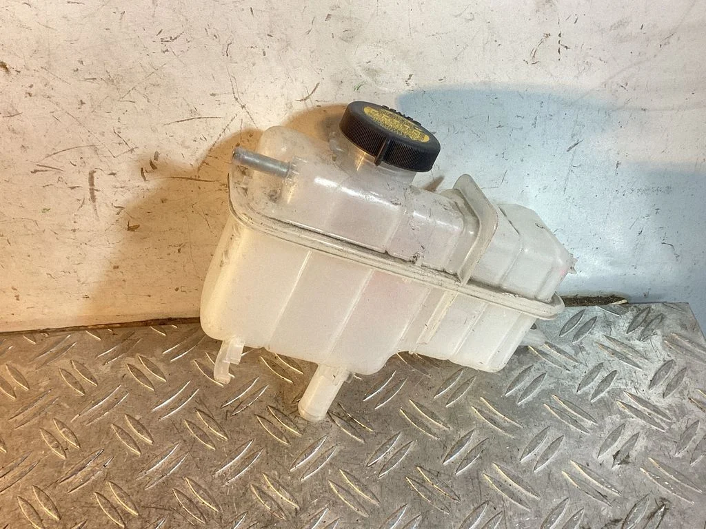 Brake fluid reservoir