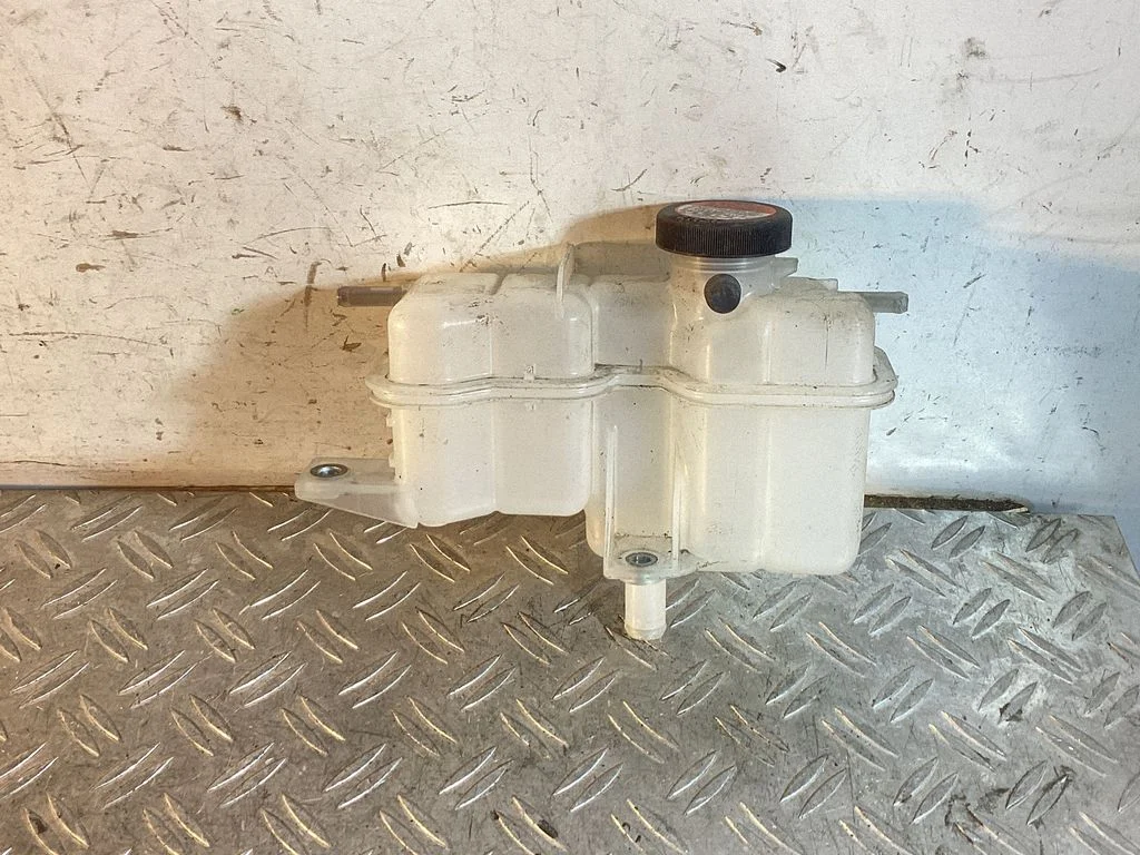 Brake fluid reservoir