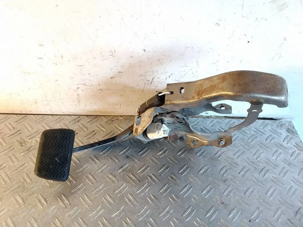 Piduripedaal – Toyota RAV 4 (XA40) (2012-2018)