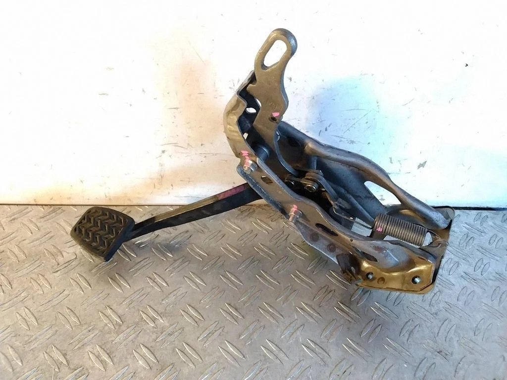 Piduripedaal – Toyota Land Cruiser (J150) (2009-)
