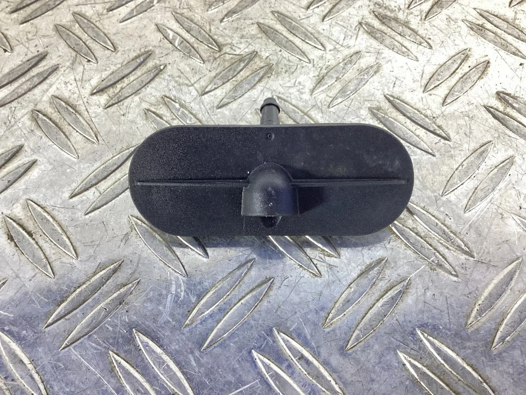 Windshield washer spray nozzle – Porsche 911 991 (2011-2019)