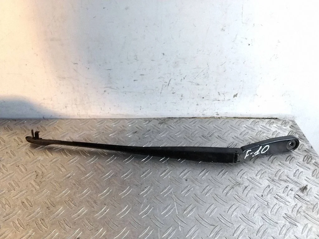 Windshield/front glass wiper blade 7203156