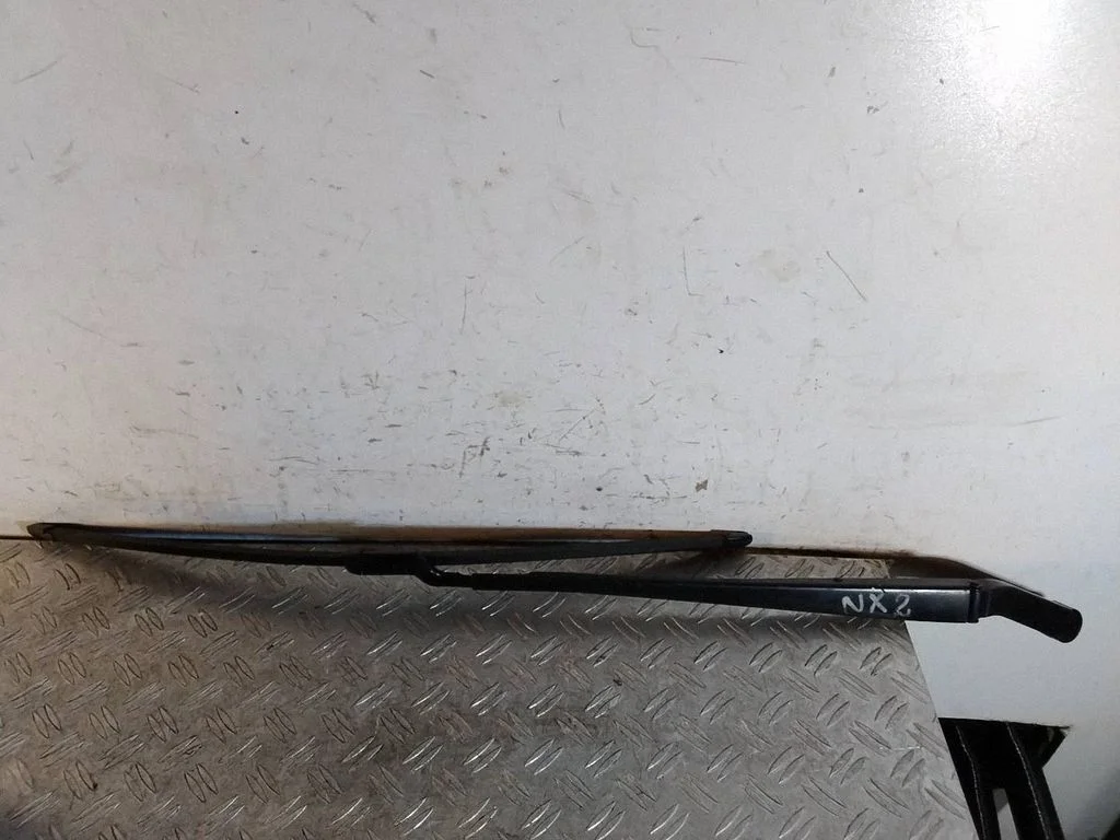 Front wiper blade arm – Lexus NX (2014-2021)
