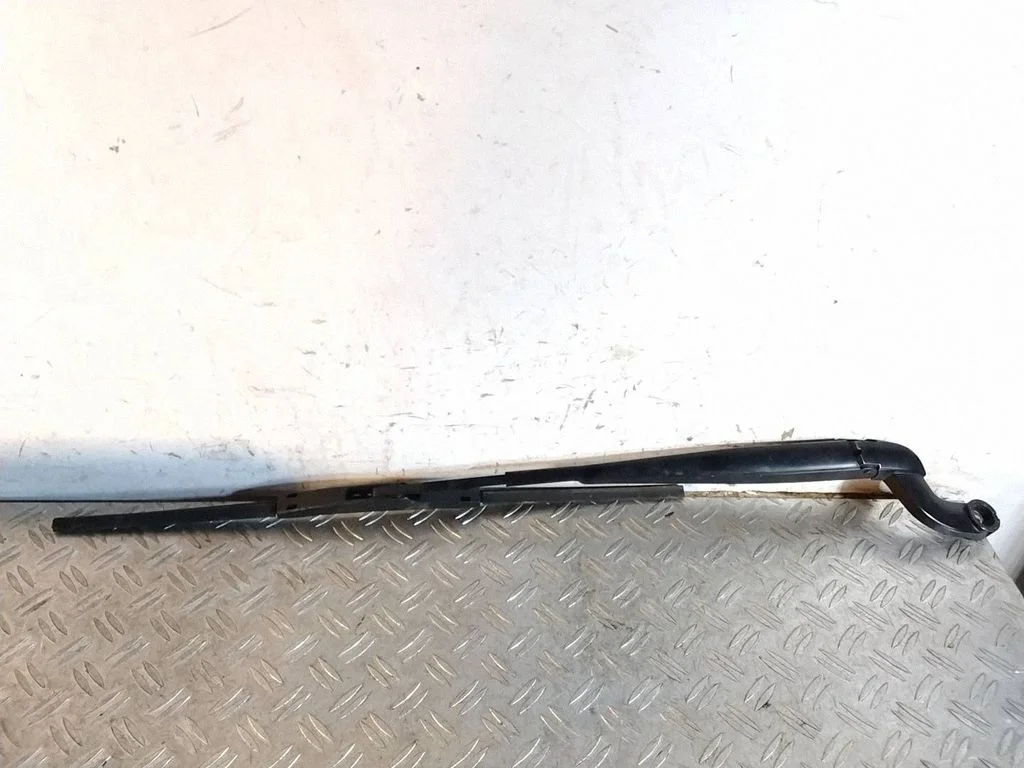 Front wiper blade arm – Land Rover Discovery Sport (2014-)