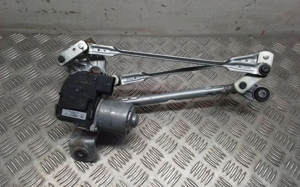 Front wiper linkage and motor – Tesla Model Y (2020-)