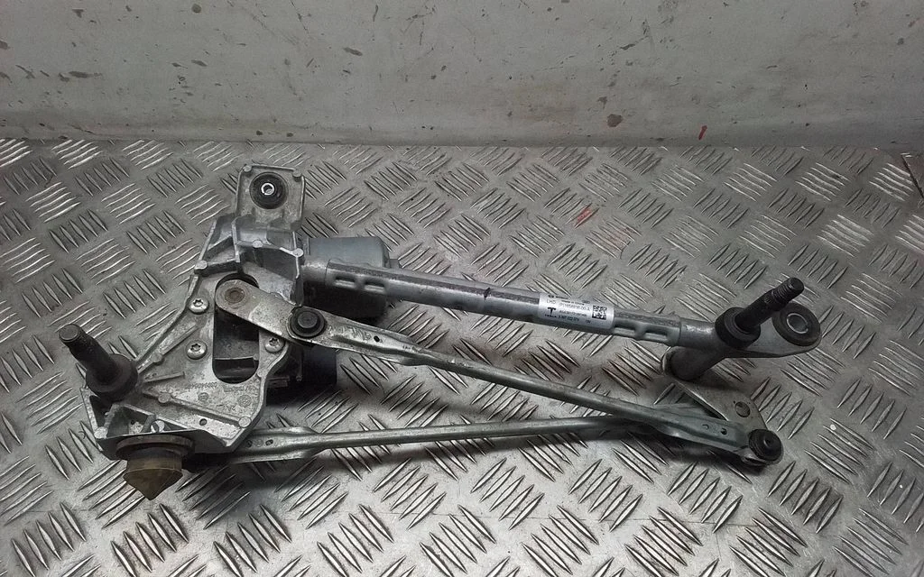 Front wiper linkage and motor – Tesla Model Y (2020-)