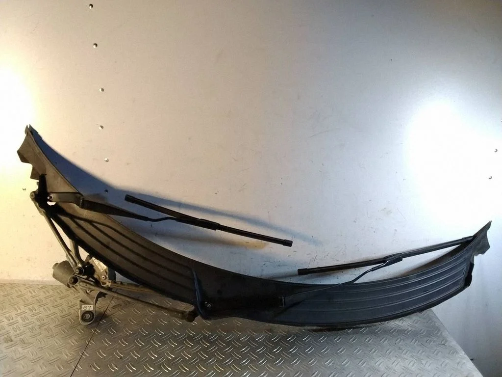 Front wiper linkage and motor – Porsche 911 991 (2011-2019)