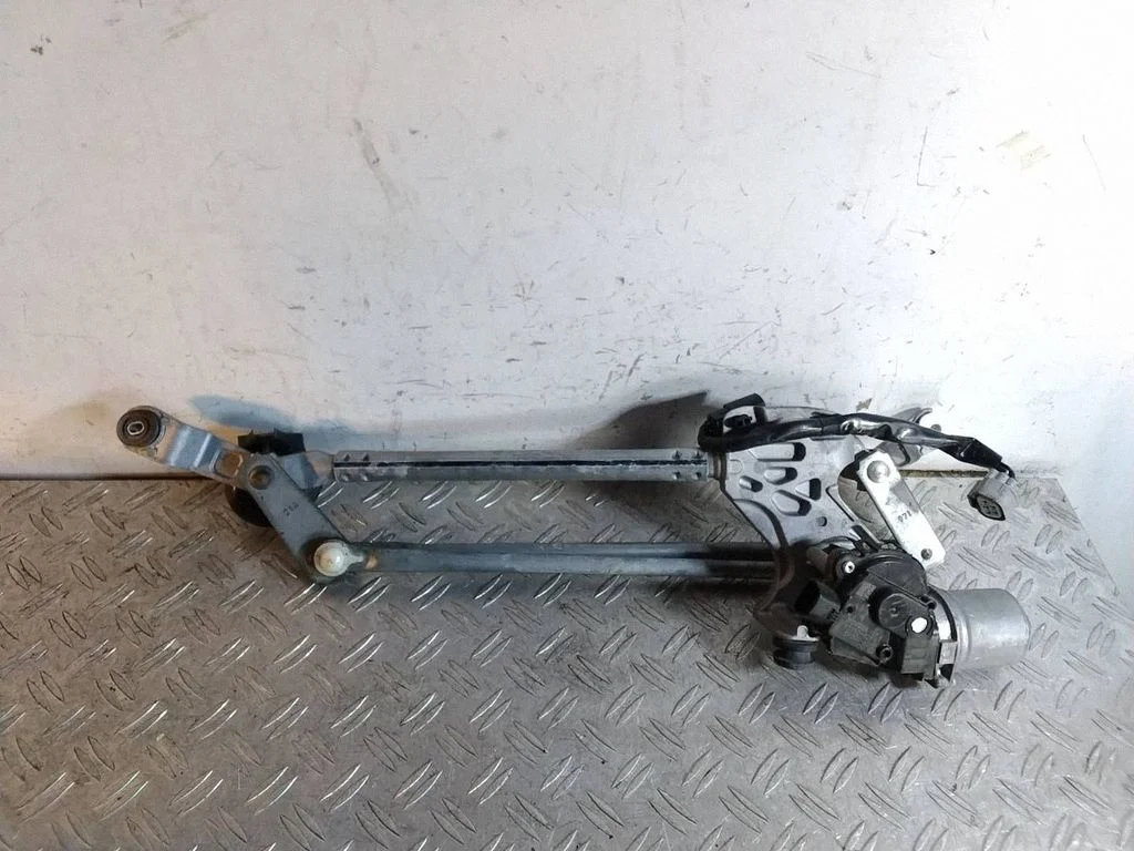 Front wiper linkage and motor – Toyota RAV 4 (XA40) (2012-2018)
