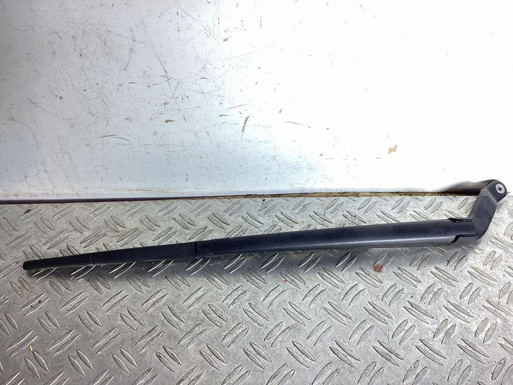 Rear wiper blade arm – Lexus RX III (2008-2015)
