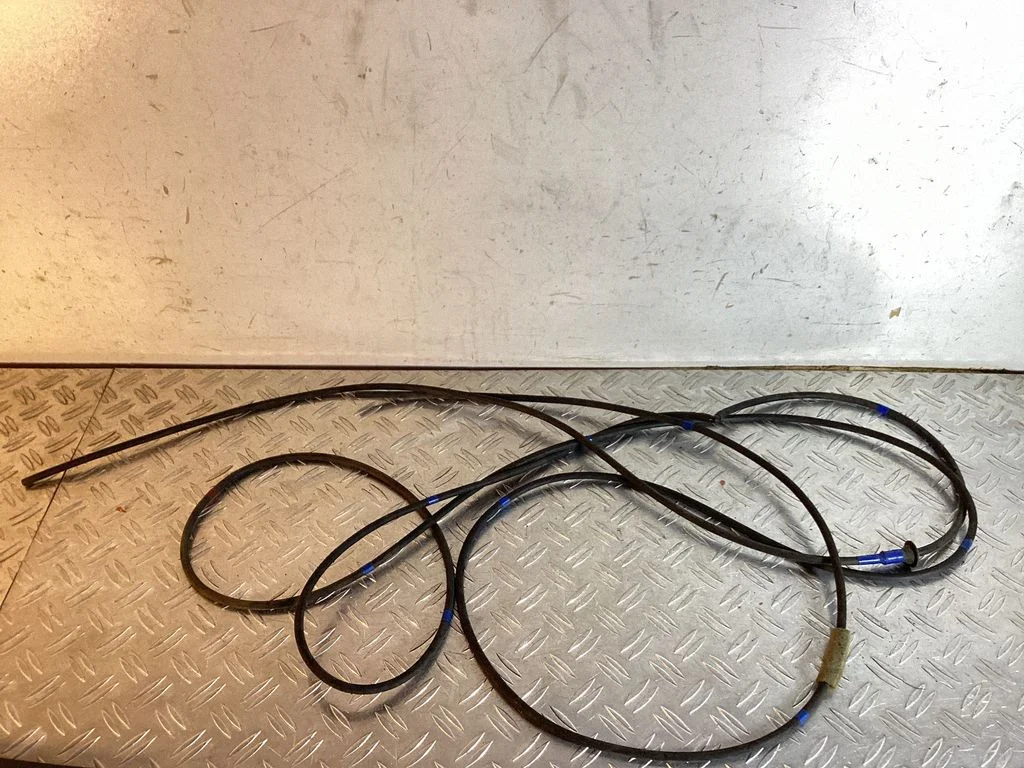Windshield washer fluid hose – Lexus RX 450H (2016-)