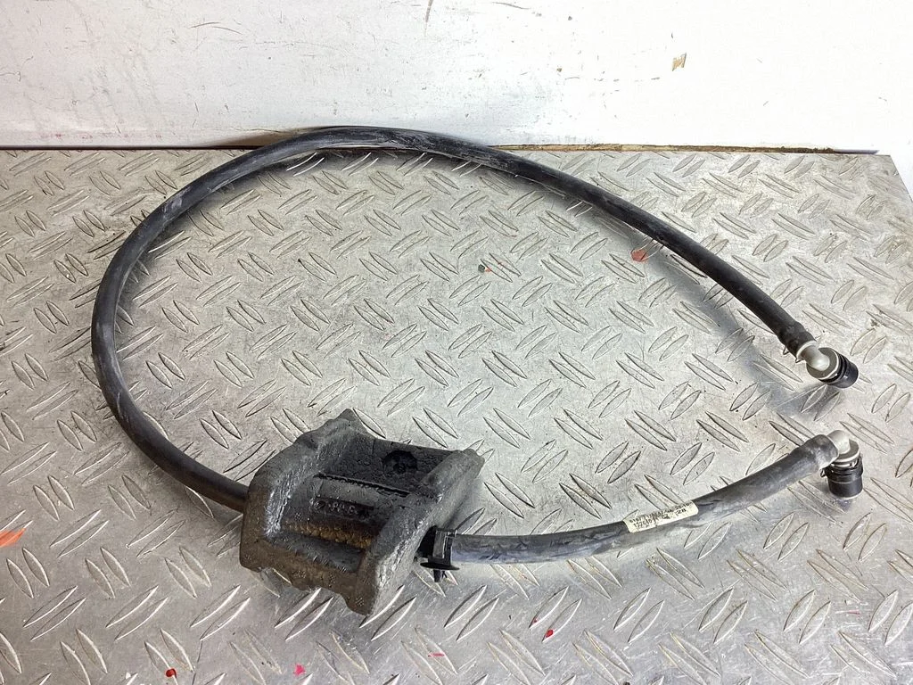 Windshield washer fluid hose – BMW 6 Series F06 Gran coupe (2012-2018)