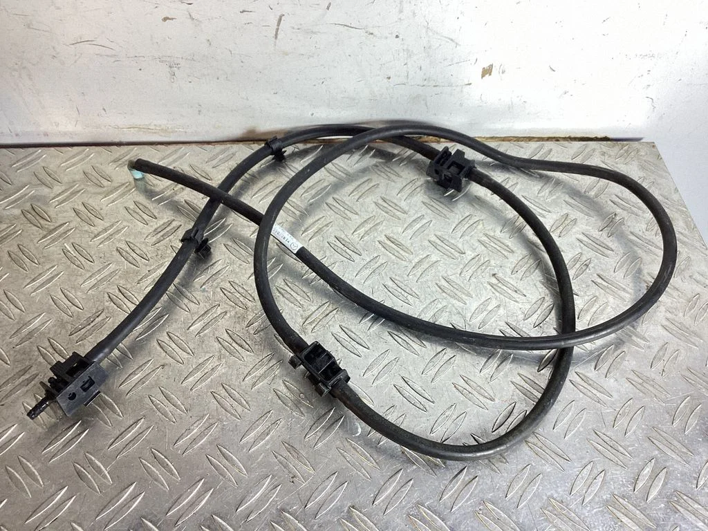Windshield washer fluid hose – Mercedes-Benz GLC-Class C253 (2016-)