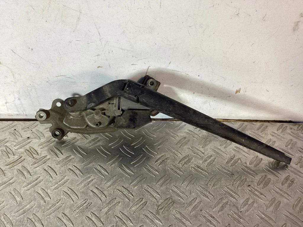 Rear window wiper motor – Lexus RX 450H (2016-)