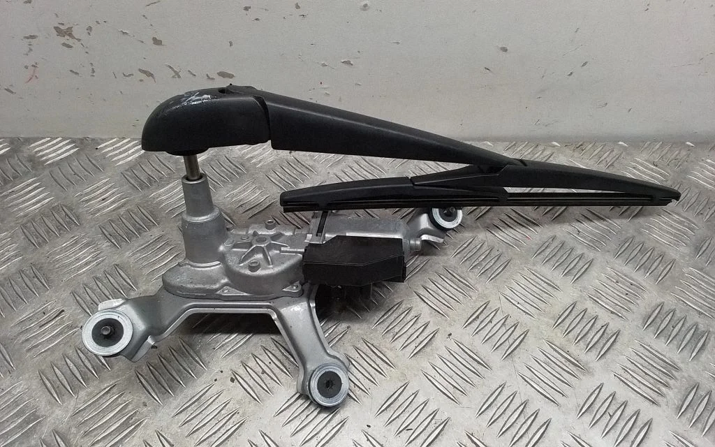 Rear window wiper motor – Toyota RAV 4 (XA50) (2018-)