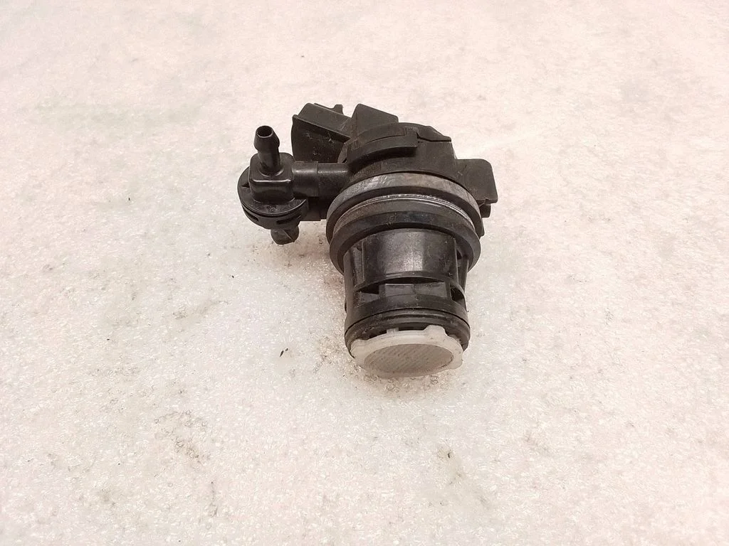 Headlight washer pump – Lexus NX (2014-2021)