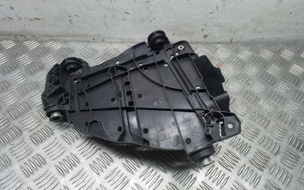 Headlight/headlamp mounting bracket 16464500