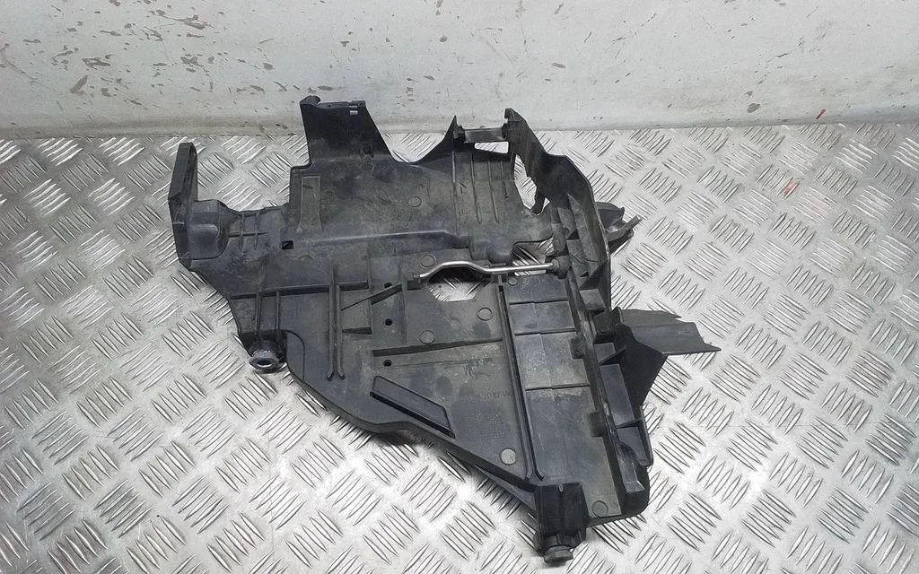 Headlight/headlamp mounting bracket – right