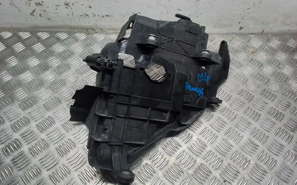 Headlight/headlamp mounting bracket – right