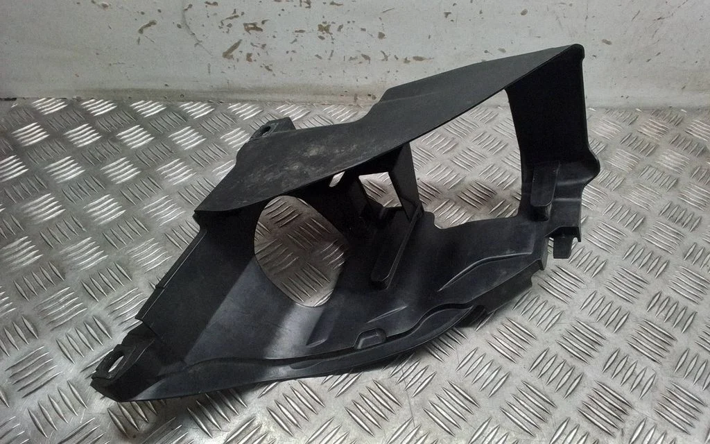 Headlight/headlamp mounting bracket – Audi Q7 4L (2005-2015)