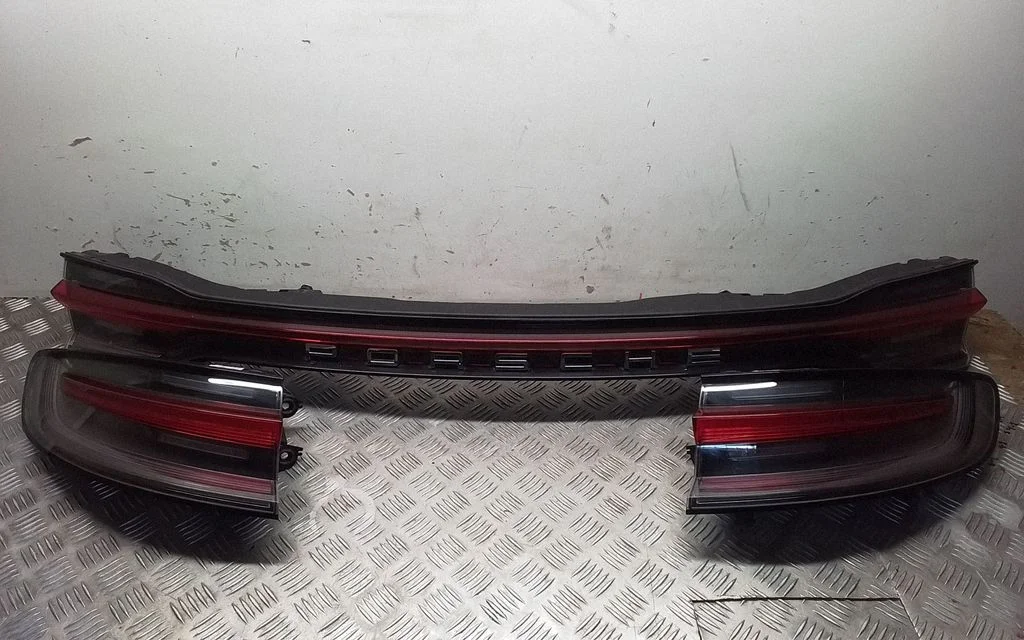 Tagatulede komplekt – Porsche Macan (95B) (2019-)