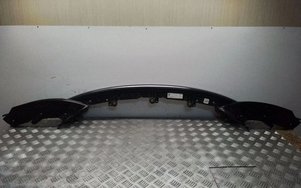 Tagatulede komplekt – Porsche Taycan 9J1 (2019-)