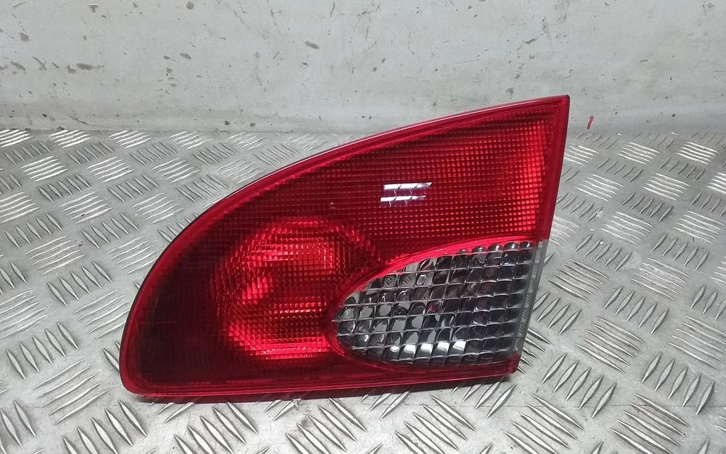 Tailgate rear/tail lights 8158105070