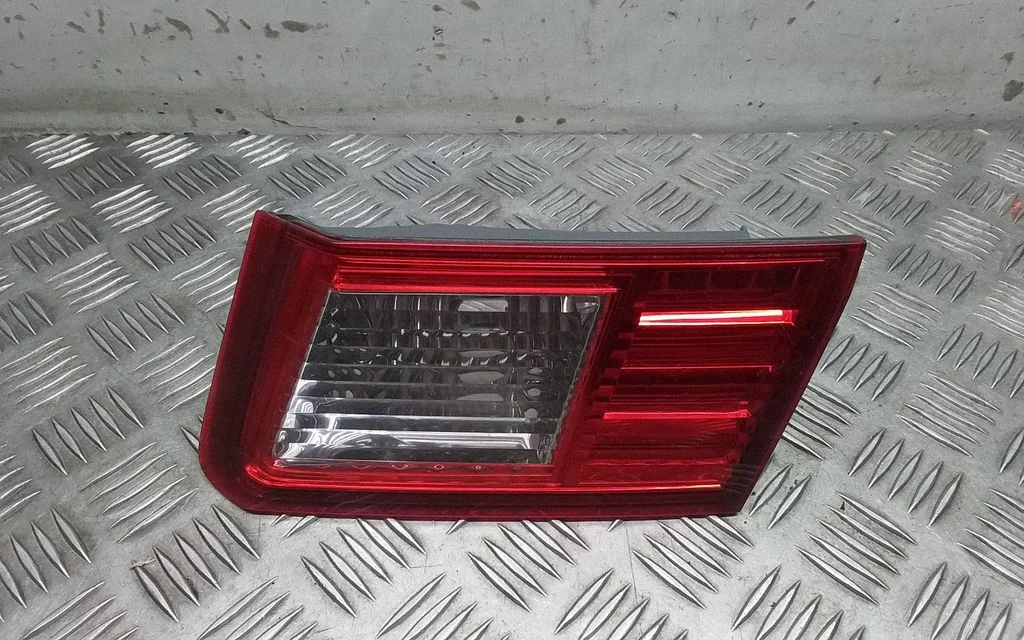 Tailgate rear/tail lights P7479