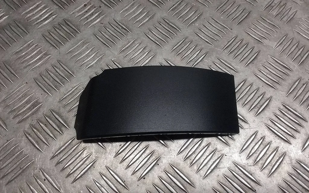 Rear/tail light trim molding – Toyota RAV 4 (XA50) (2018-)