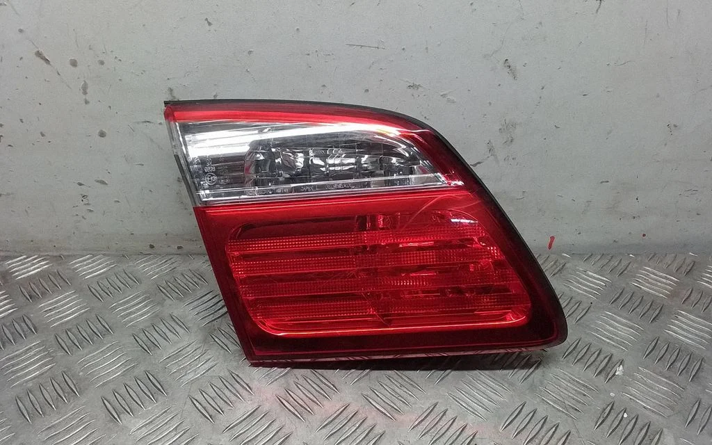 Tagatuli luugil – Nissan Maxima (1995-2000), vasak