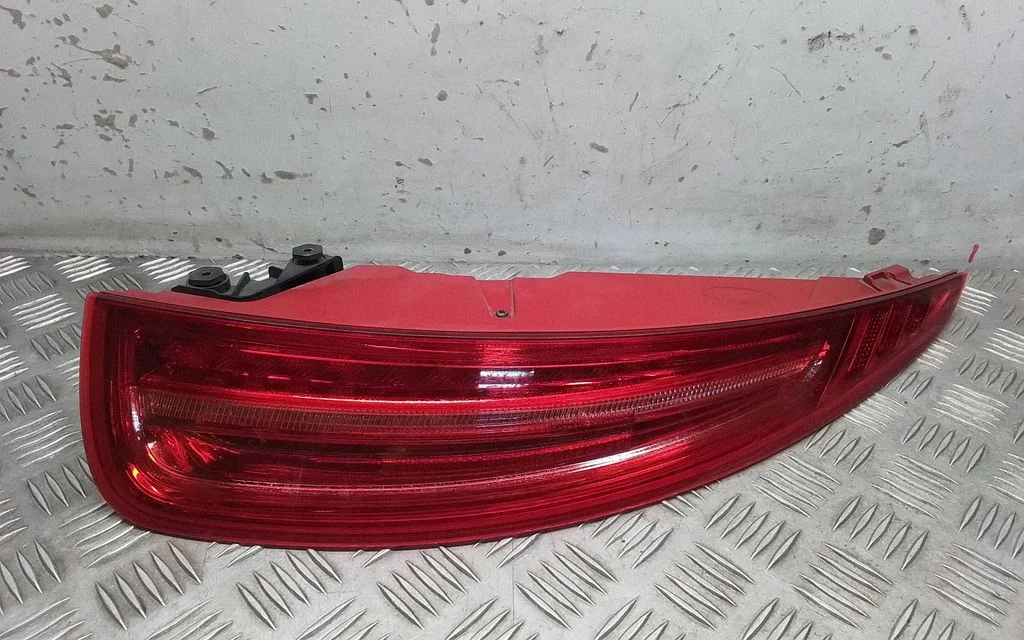 Rear/tail lights – rear right