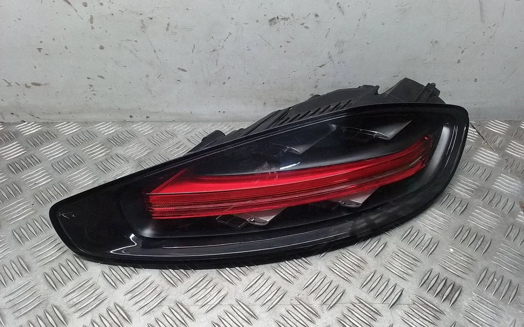 Lampa tylna w błotniku 982945096M