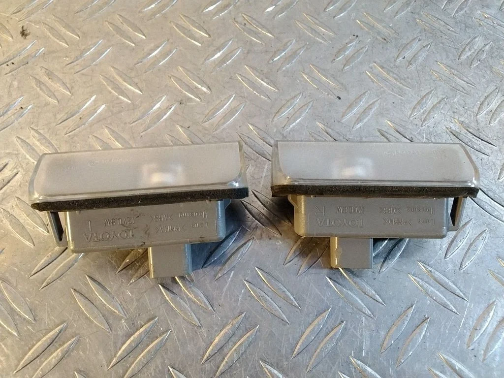 Number plate light – Lexus RX III (2008-2015)