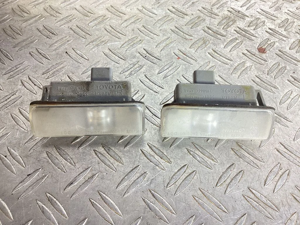 Number plate light – Lexus RX III (2008-2015)