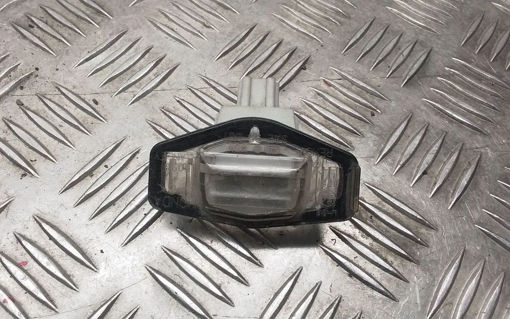 Numbrimärgi valgustus – Honda Accord (2003-2007)