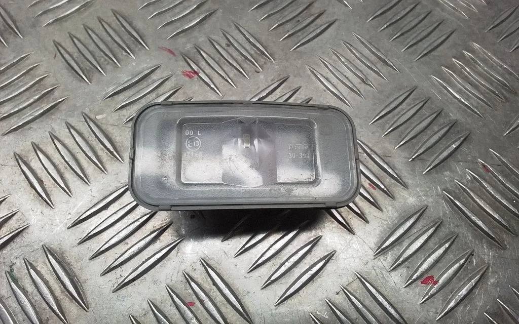 Numbrimärgi valgustus – Lexus GS 250 350 300H 450H (2013-)