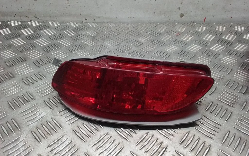 Rear fog light – Lexus RX III (2008-2015)